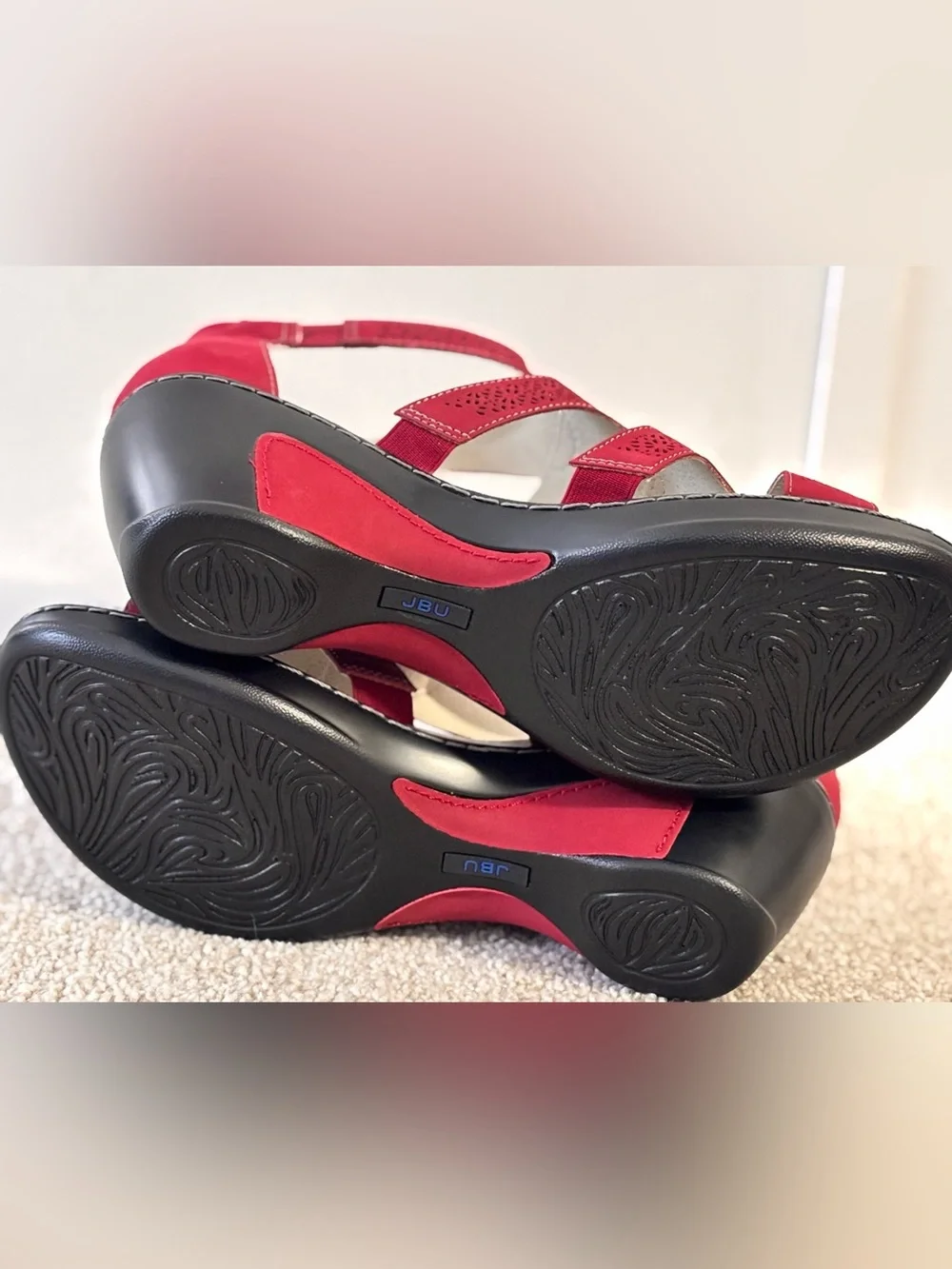 JBU NWT Jambu Bianca Red Wedge Vegan Sandals Size 10M